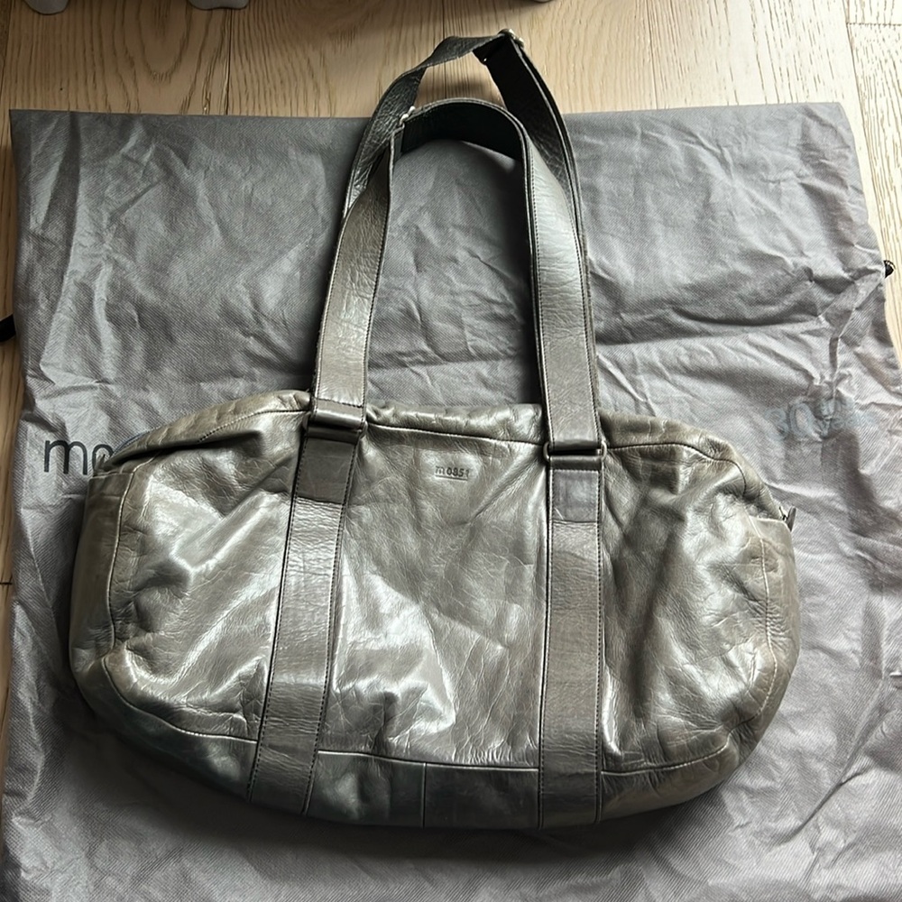M0851 shoulder bag- aniline leather w/adjustable straps